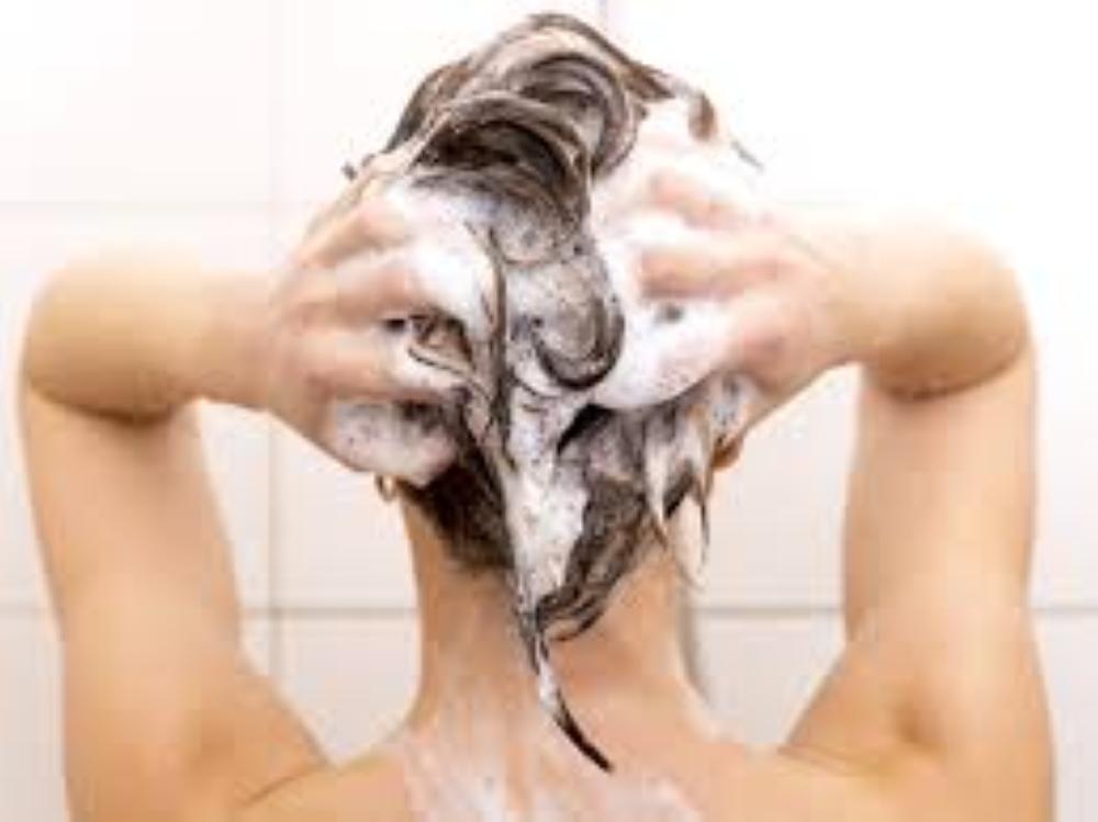 هل الإستحمام يومياً مفيد لصحة الجلد؟