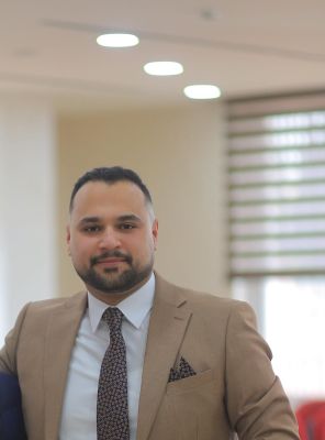 صورة الكاتب