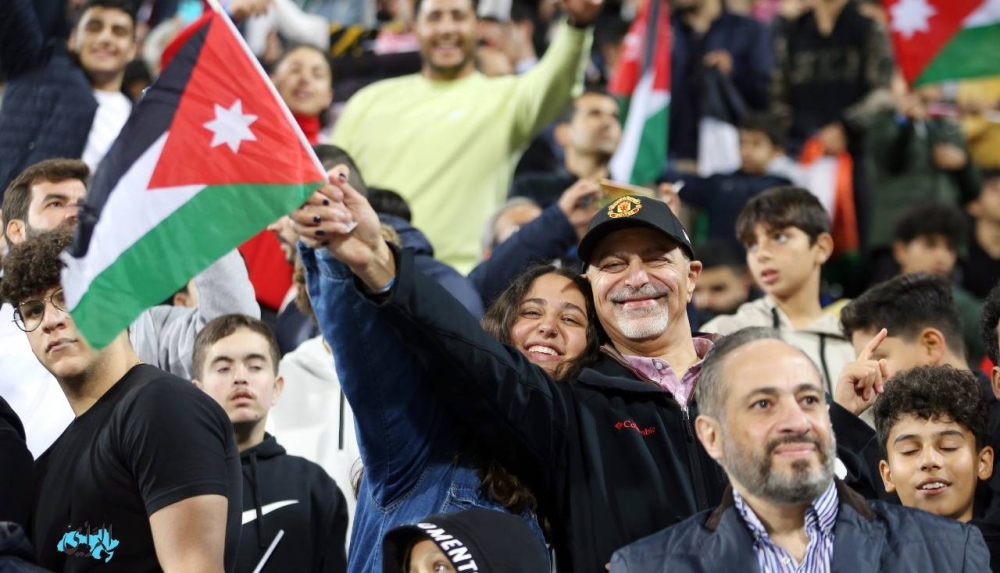 أجواء كرنفالية عاشها الاردنيون خلال مباراة المنتخبين الاردني والاسباني ...