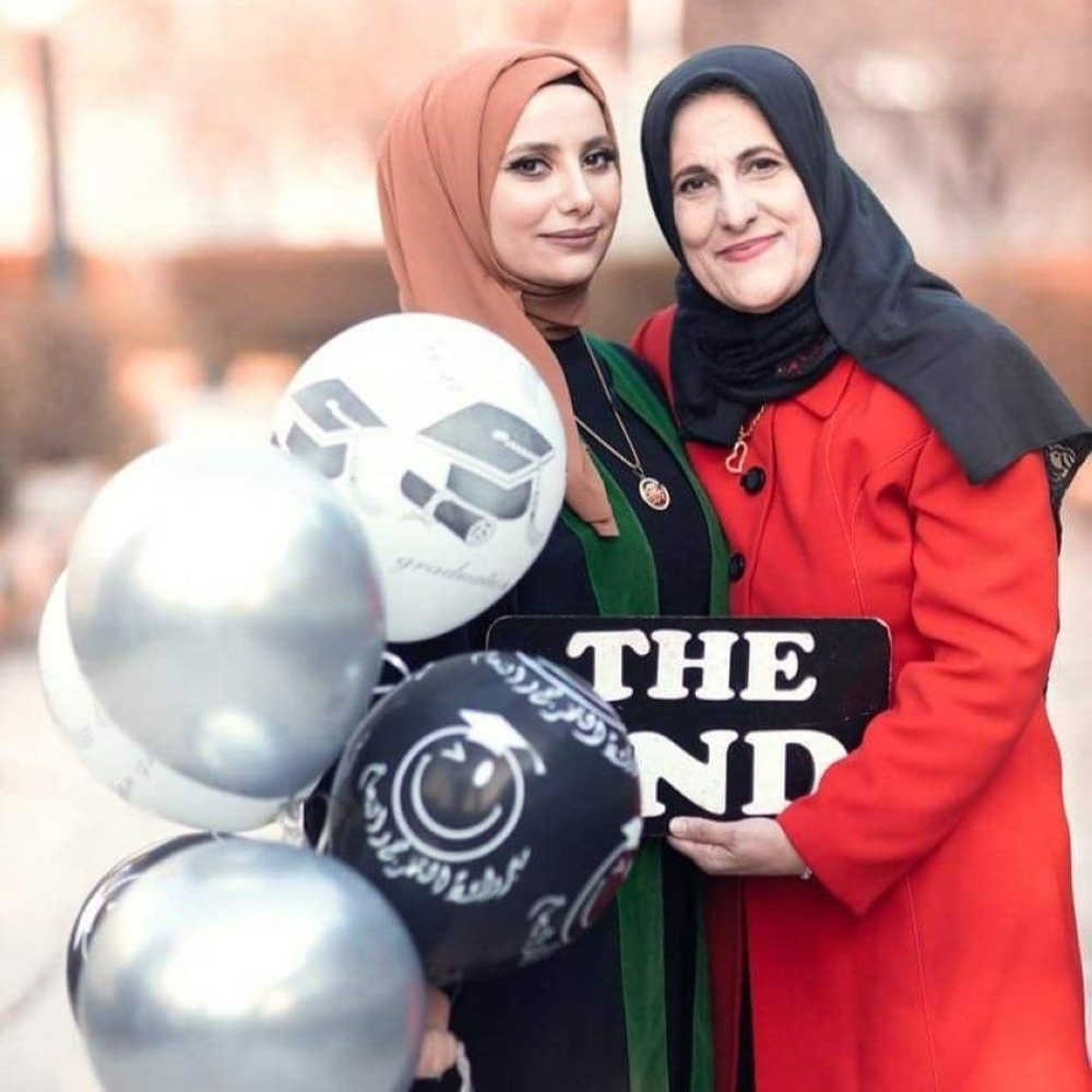 الأم اسمهان وديانا