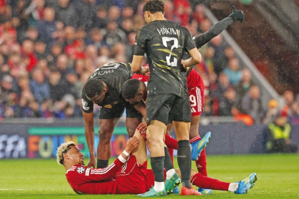 سلوت في مرمى الانتقادات بعد انهيار ليفربول الأوروبي