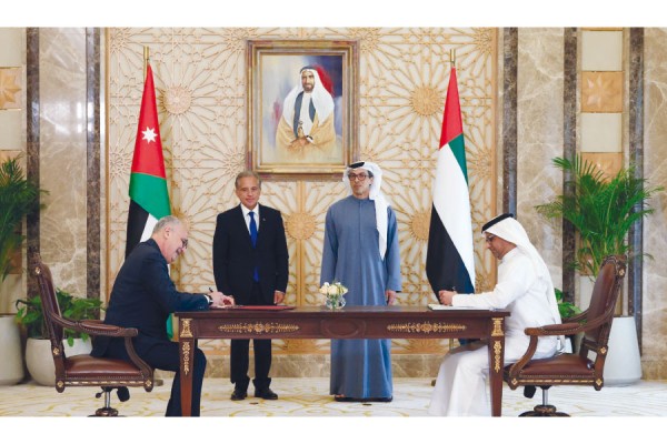 اقتصاديون: مشروع سكة حديد العقبة يرسّخ مكانة الأردن مركزاً لوجستياً إقليمياً