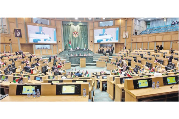 «النواب» يقر «معدل السير» و«عقود التأمين»