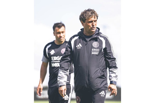 هويوس يتولى تدريب إنتر ميامي