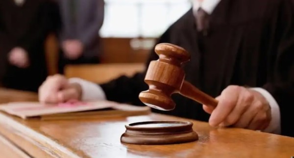 المدعي العام يوقف سيدة أساءت ليوم العلم