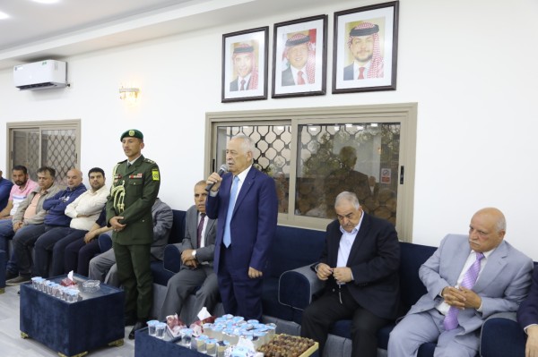 مندوبا عن الملك وولي العهد.. العيسوي يعزي عشيرة الفريحات