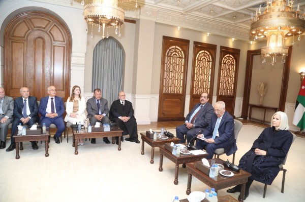 العيسوي: علمُ الأردن يجسد مسيرة وطنٍ ثابتة ومواقفَ لا تتبدل وارتباطاً راسخاً بقضايا الأمة