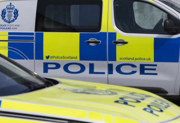 بريطانيا تعتقل 7 أشخاص بتهمة التخطيط لسرقة متاجر فاخرة