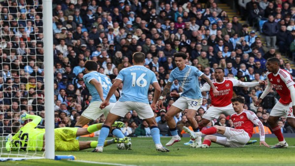 هالاند يقود سيتي للفوز على أرسنال في مباراة محورية في سباق اللقب