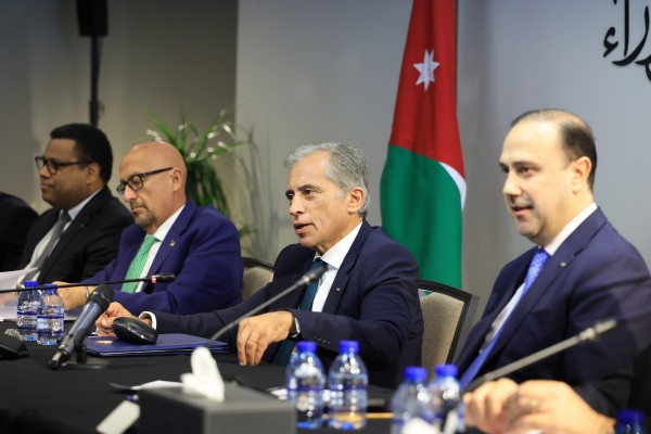 رئيس الوزراء: رغم الظُّروف المحيطة نعمل على إنجاز مراحل متقدِّمة في مشاريع وطنيَّة كُبرى #الأردن 