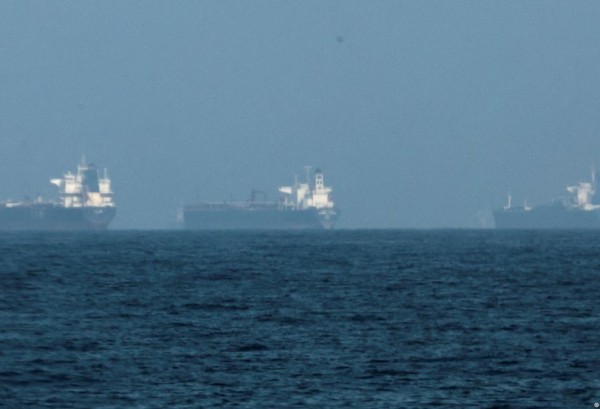 البيت الأبيض لا يعتبر احتجاز إيران سفينتين انتهاكا لوقف إطلاق النار