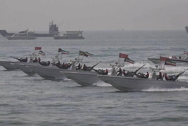 ايران تعلن أن مضيق هرمز سيبقى مغلقا طالما الحصار الأميركي البحري قائم