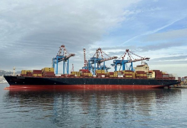 إيران تحتجز سفينتي حاويات قرب هرمز - تفاصيل