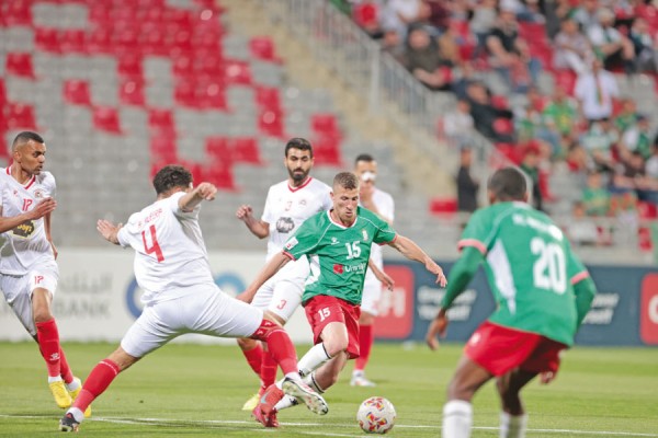 الجزيرة يفرض التعادل على الوحدات بدوري المحترفين