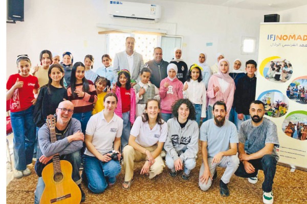 وفد المعهد الفرنسي يزور مركز شباب وشابات الطيبة