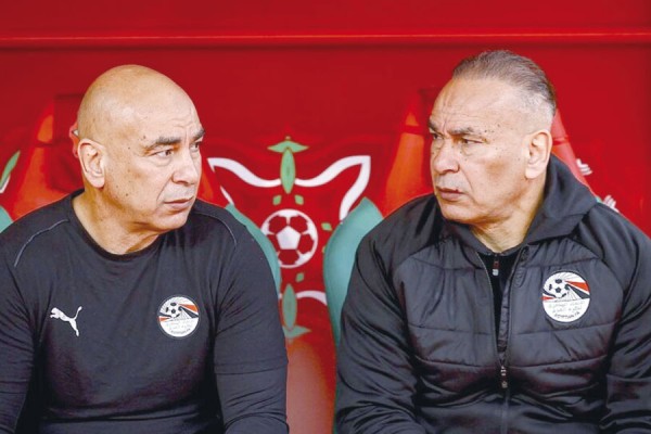 مدرب مصر يتابع إصابة صلاح