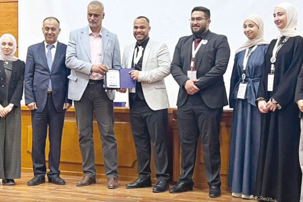 الجامعة الأردنية تتوج بلقب البطولة الوطنية للمناظرات