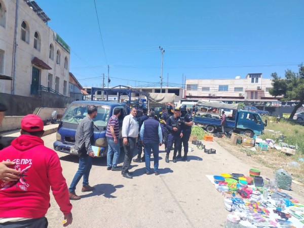 حملة رقابية على الباعة المتجولين والبسطات المخالفة في بني عبيد