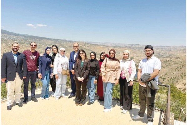 طلبة من ((الزيتونة)) يطّلعون على تطبيقات الملكية الفكرية