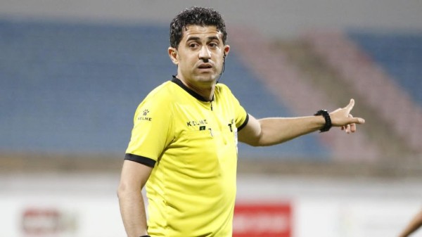 الحكم يعقوب يقود مباراة نهائي كأس الأردن لكرة القدم #الاردن 