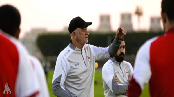 أرنولد يعلن قائمة المنتخب العراقي لكرة القدم لخوض المعسكر في إسبانيا