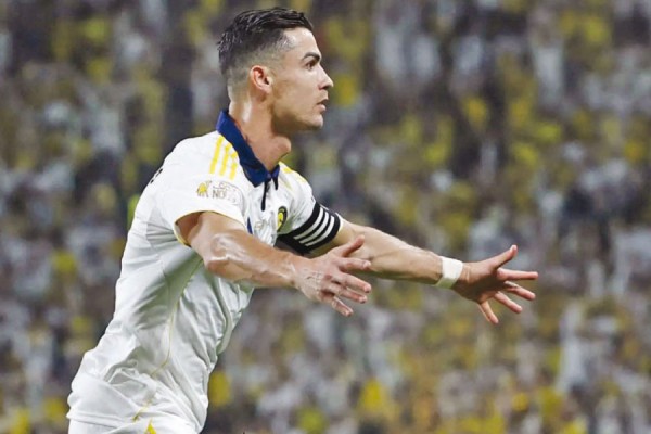 رونالدو يحصد أخيراً لقب الدوري السعودي مع النصر