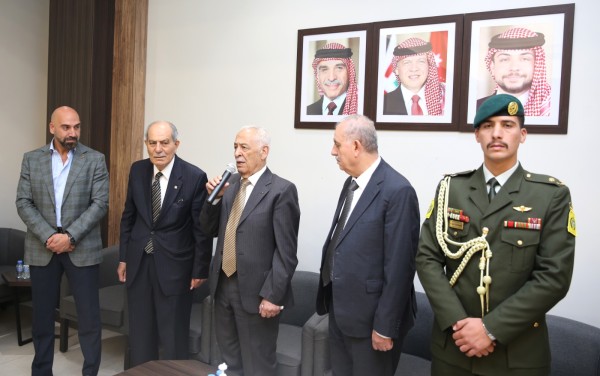 مندوبا عن الملك وولي العهد.. العيسوي يعزي أيوب والعربيات وباتر وكنعان ولوكاشة