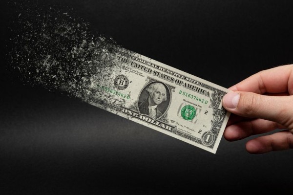 الدولار يتراجع وسط حديث عن اتفاق بين أمريكا وإيران #اقتصاد 