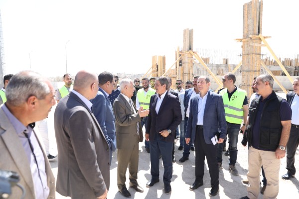 العيسوي يتفقد مشاريع مبادرات ملكية في الزرقاء ويزور مبنى النادي القوقازي #الاردن 