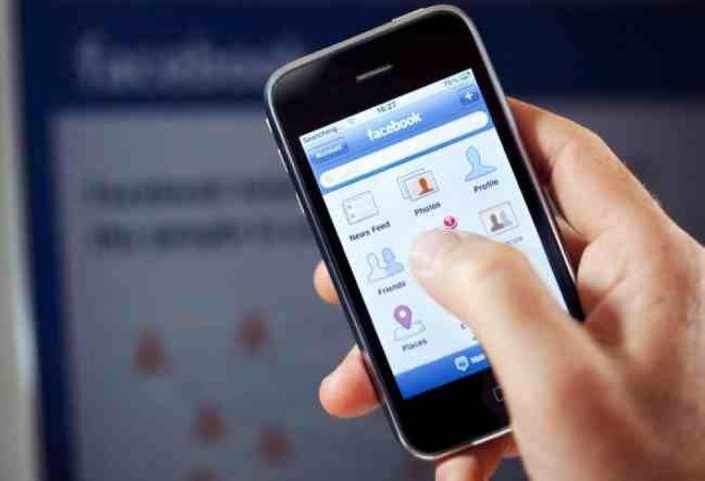 دفع عبر الهاتف النقال