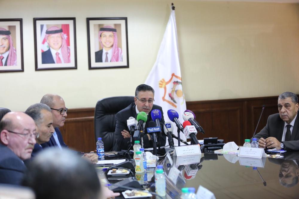 القضاة يعلن أسعار الخبز الجديدة خلال المؤتمر الصحفي