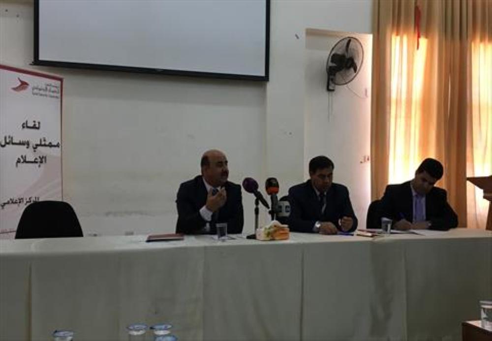 الصبيحي متحدثا في لقاء ممثلي وسائل اعلام محليه في الكرك 