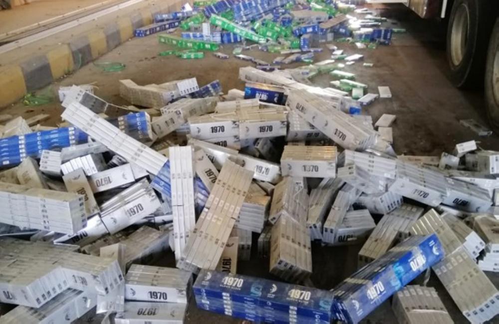 الجمارك تحبط تهريب 3626 كروز دخان