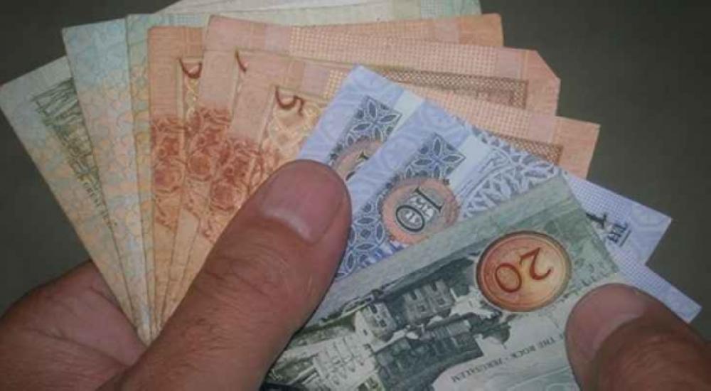١٥٠ دينار لكل عائلة و ٢٠ لكل فرد في (الزعتري)