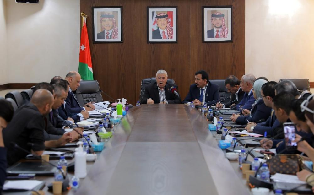 الناصر خلال حضوره اجتماع الادارية النيابية